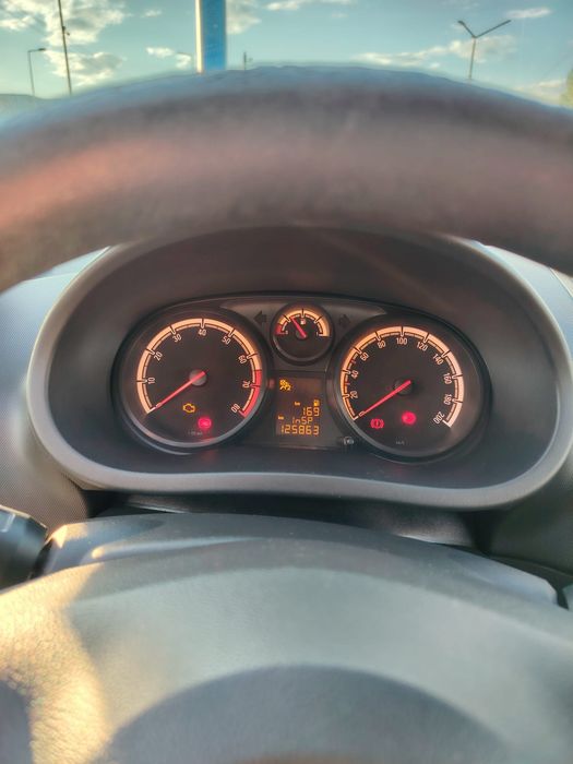 Opel Corsa 2014 benzina