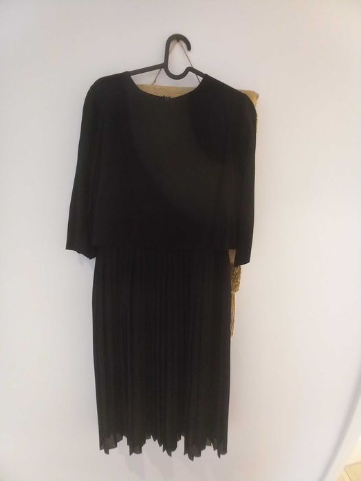 Rochie neagra plisata