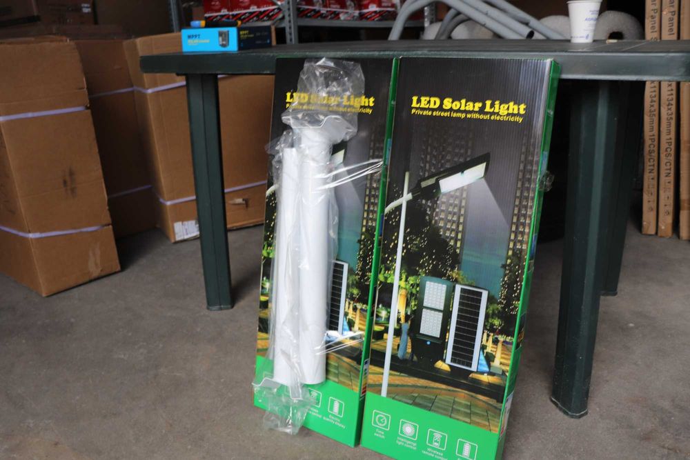 Lampa LED cu panou solar 200W, 6500K iluminat Stradal sau curte