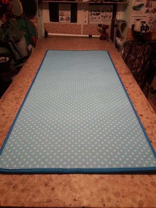 Расклодушка кровать. каремат матрас.