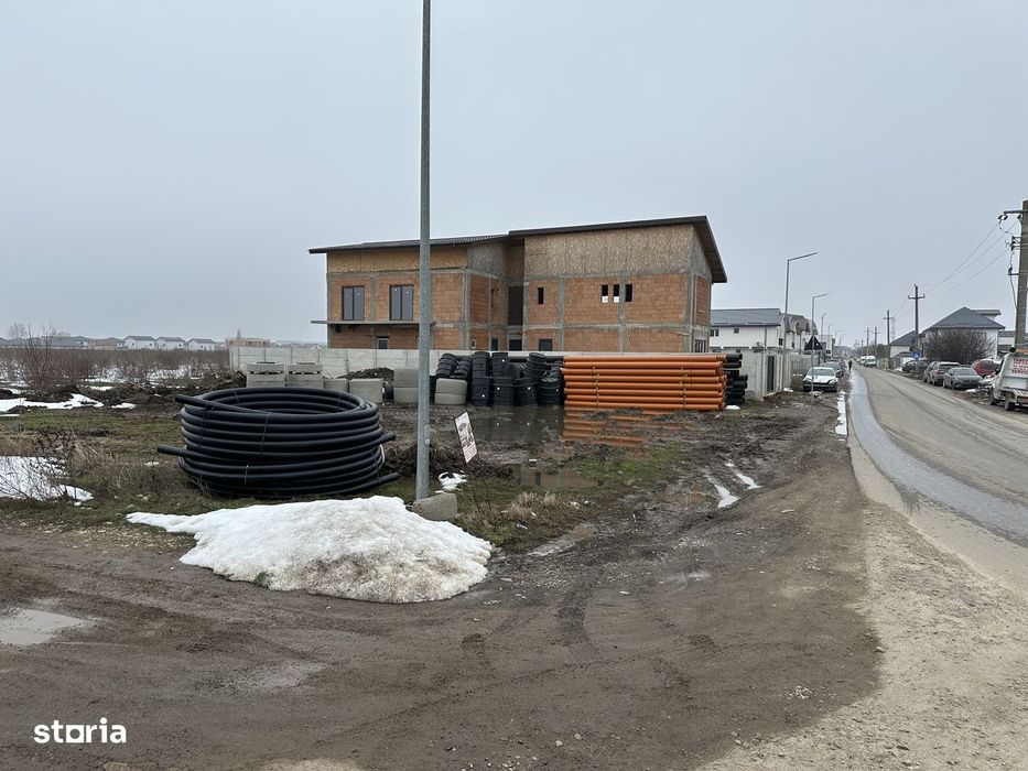 Teren Bragadiru strada asfaltată