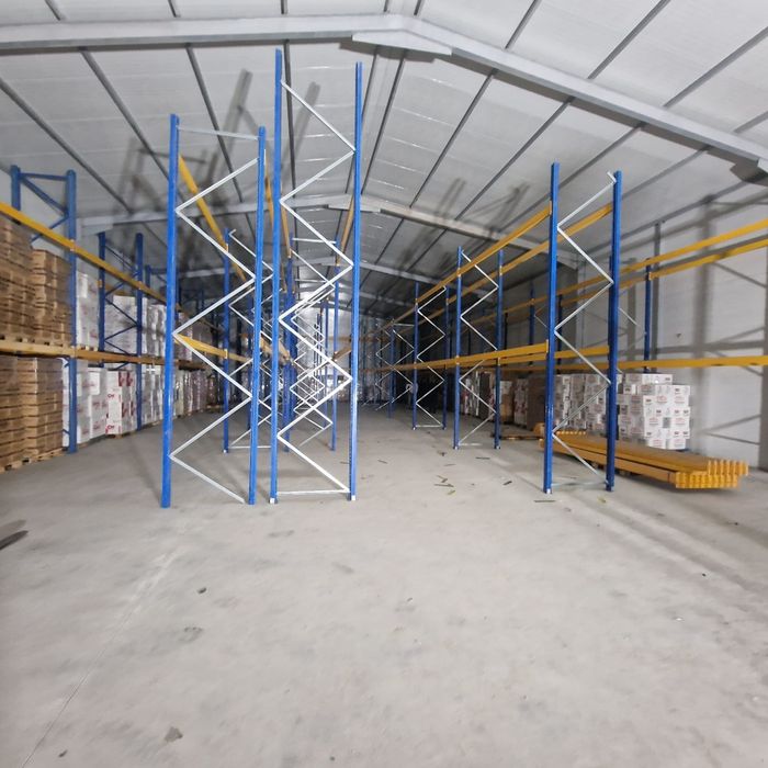 Vindem rafturi metalice pro eur