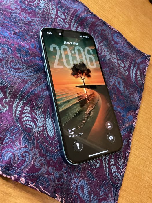 Продам iPhone 16