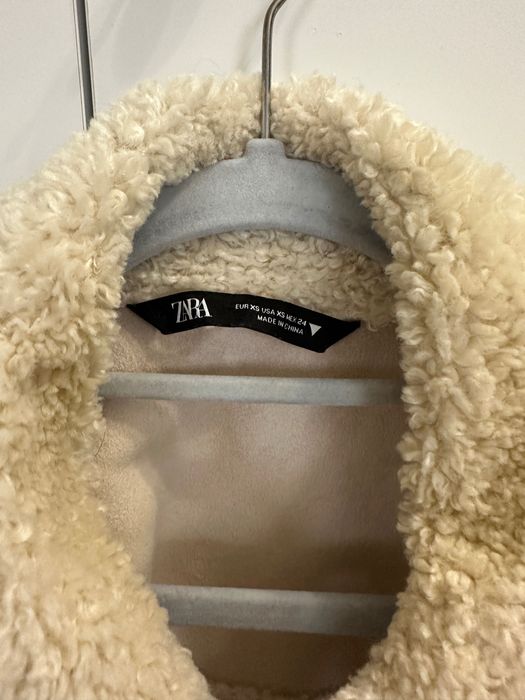 Дамско мъхесто яке от Zara