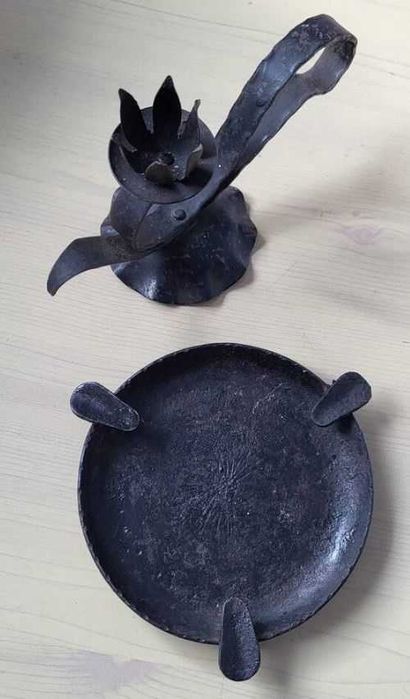 Продавам свещник, пепелник, от  ковано желязо свещ