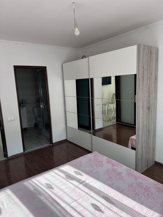 Vand apartament cu 3 camere si doua bai
