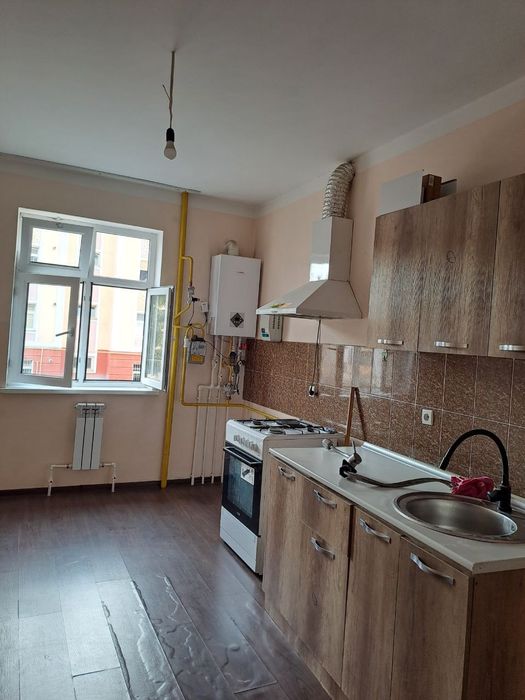 Наманган Шахар, 2 микраён Тукувчи махалласи, 8 уй 24 хонадон, 2 этаж,