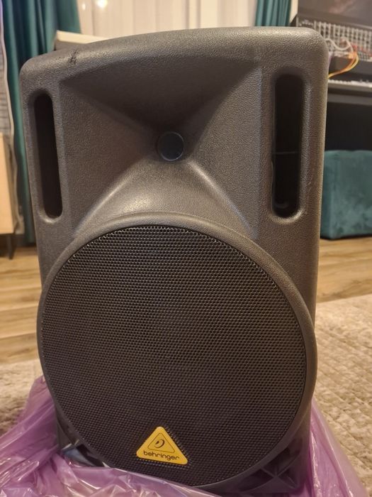 Boxe active PA Behringer B210D ca noi