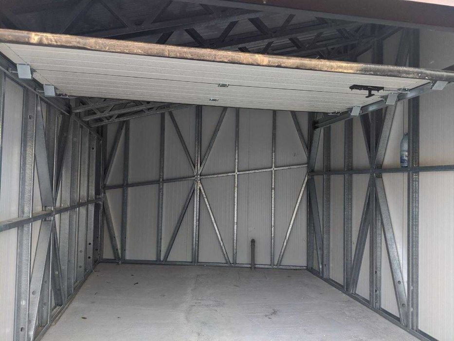 Fabricam garaje la comanda din structura metalica usoara + panouri izo