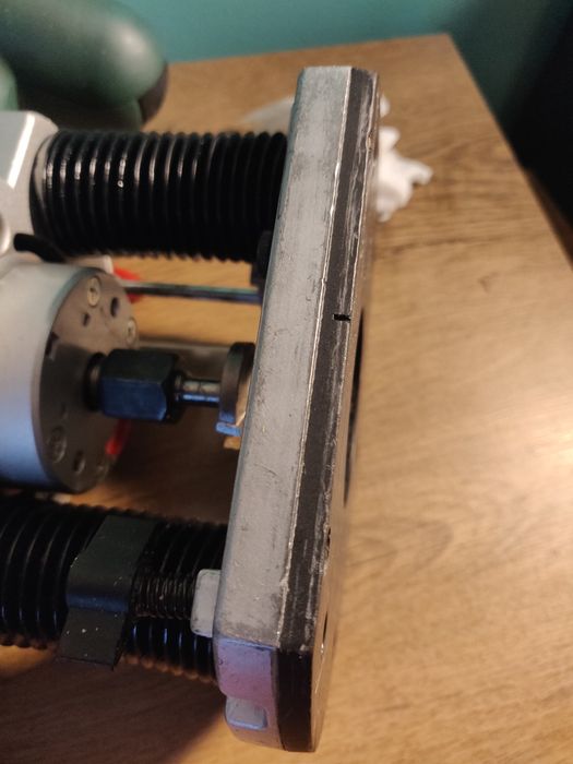 Freză verticală Bosch POF 1400 ACE – 1400W – stare excelentă