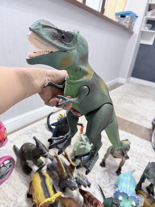 Динозавры разных размеров