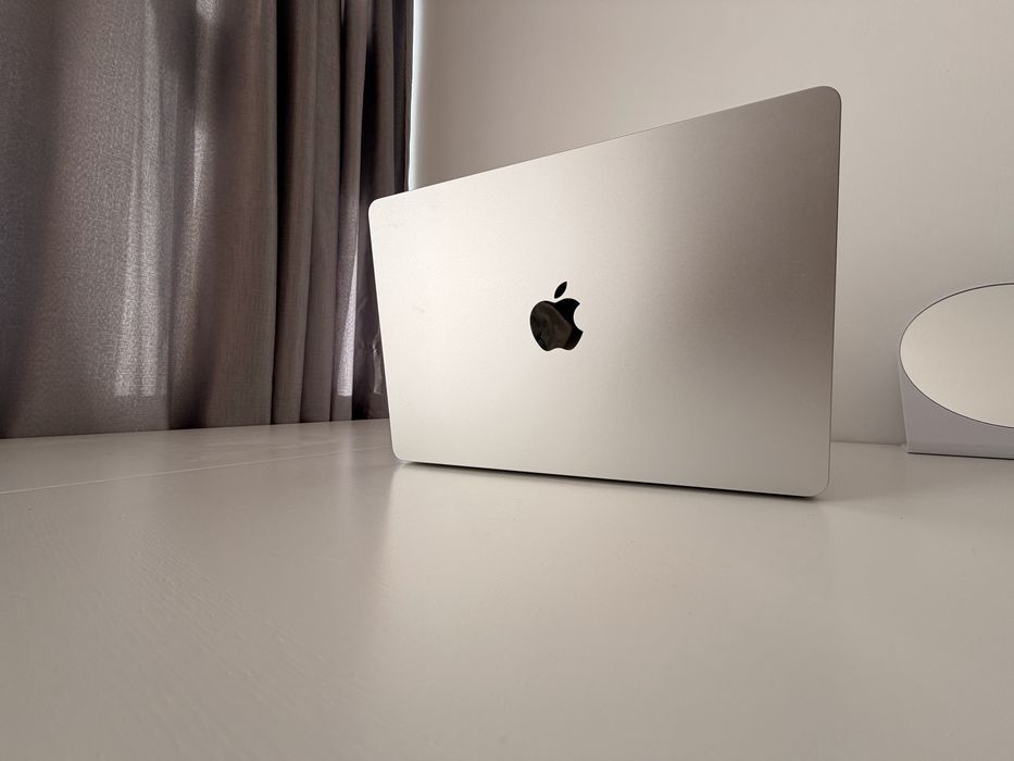 Macbook 13,6’’ M3 2024