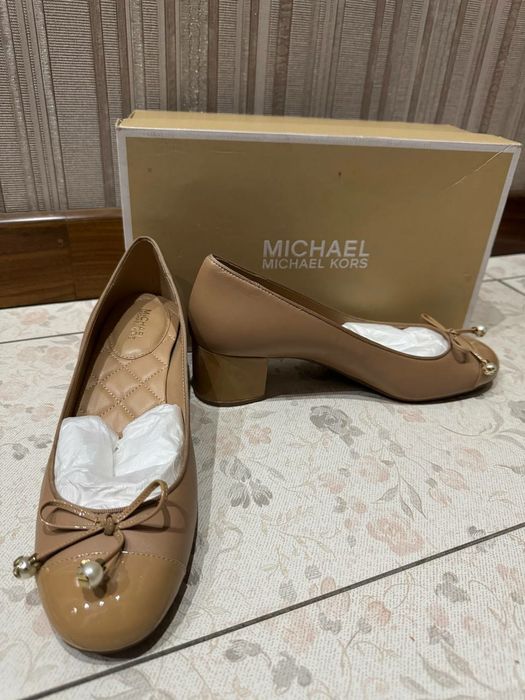 Продаю оригинальные туфли Michael Kors (новые)