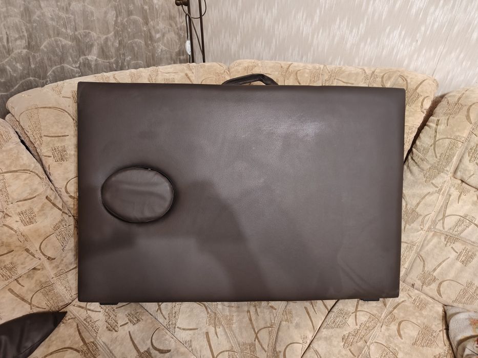 Продам массажный стол (кушетка)