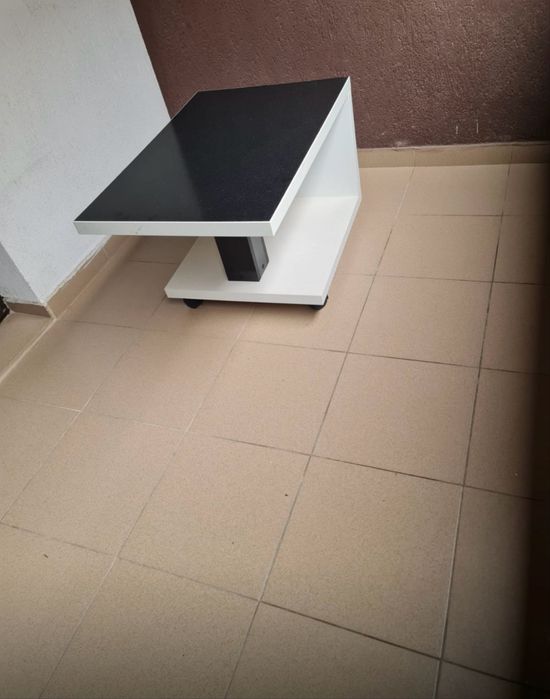 Vand comoda Ikea si masa living