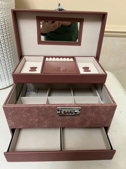 Шкатулка для украшений