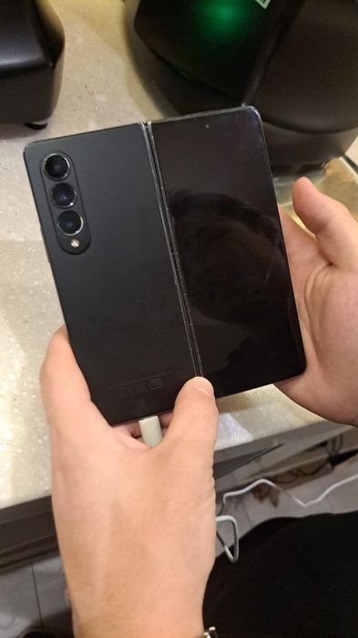 Samsung Z fold 4