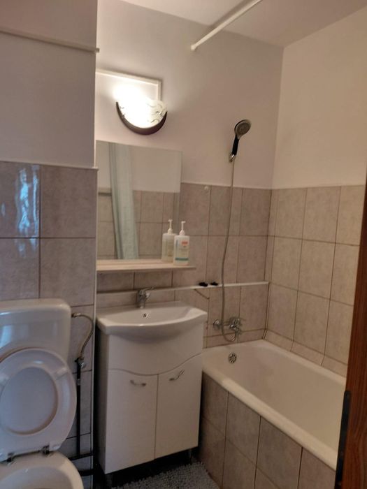 Inchiriez apartamen 2 camere