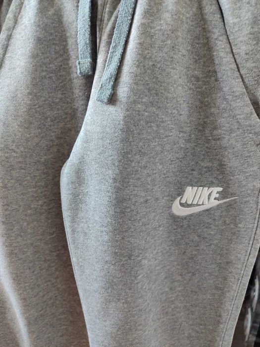 Pantaloni NIKE,gri,stare f buna, S copii