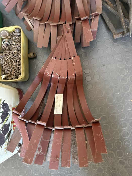 Държач за улук , скоби за улици