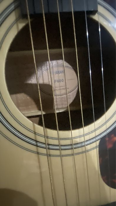 Гитара Yamaha F 600