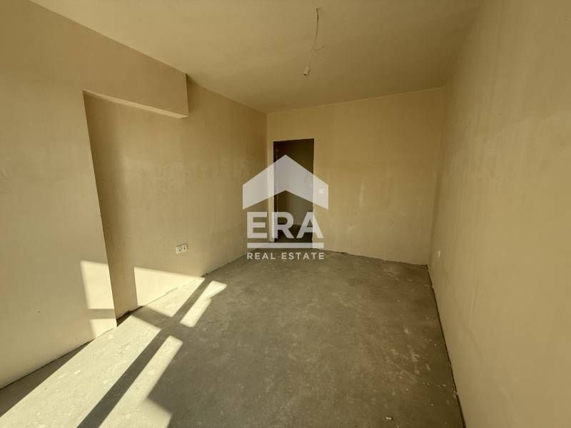 Продава се Двустаен апартамент в Варна, Изгрев - 78 кв.м за 903 €/кв.м - Снимка #6