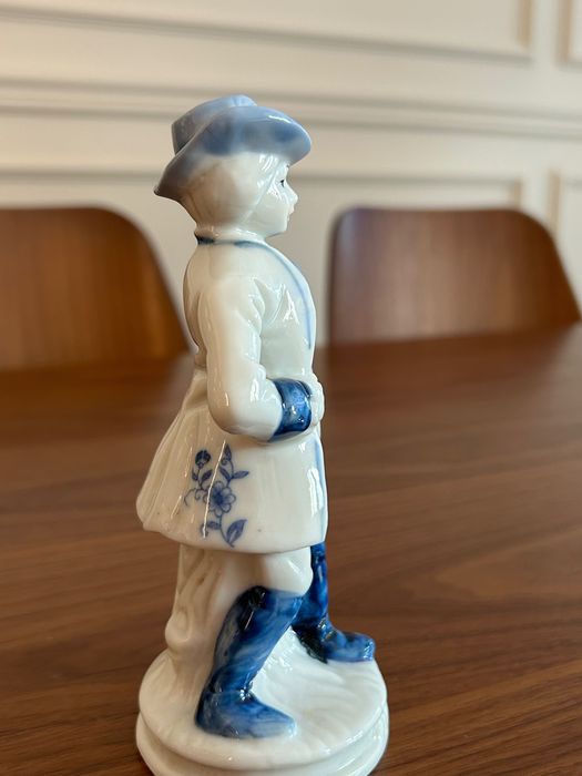 Порцеланова статуетка