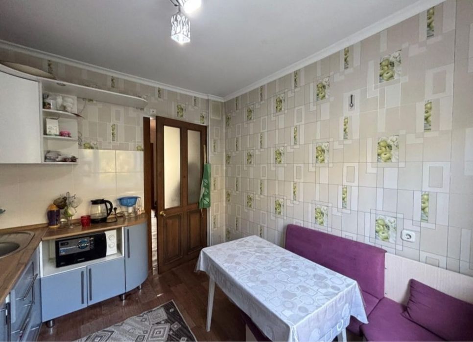 Продаётся 3х комн квартира на Орбите.
