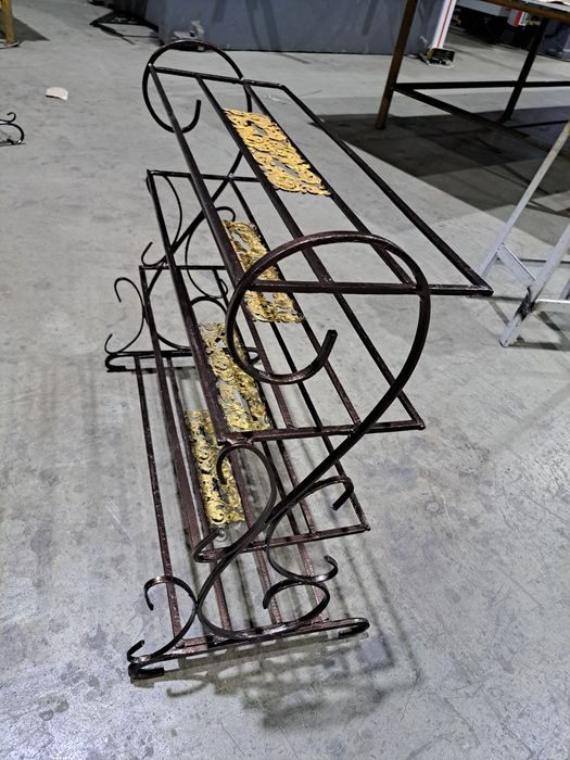 Oyoq kiyim polkasi 3 etaj . 4 etaj boyi 75 sm   - eni 70 sm