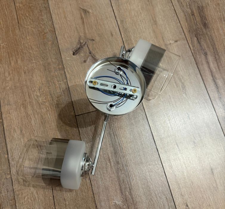 Люстра двух рожковая