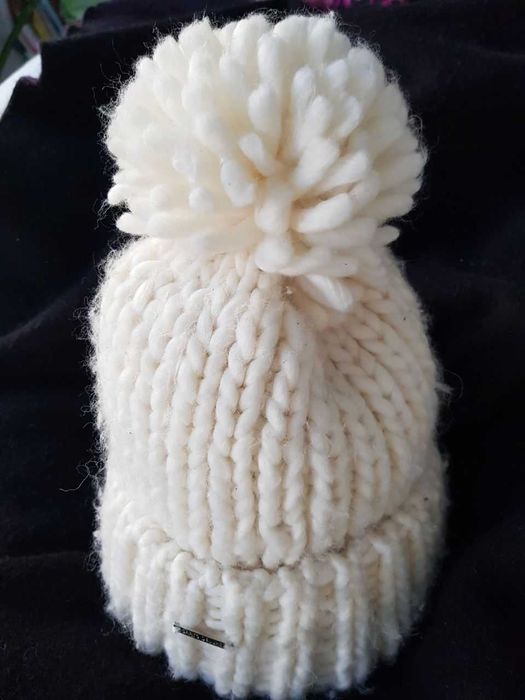 Caciula alba Barts Deluxe + fular lung alb