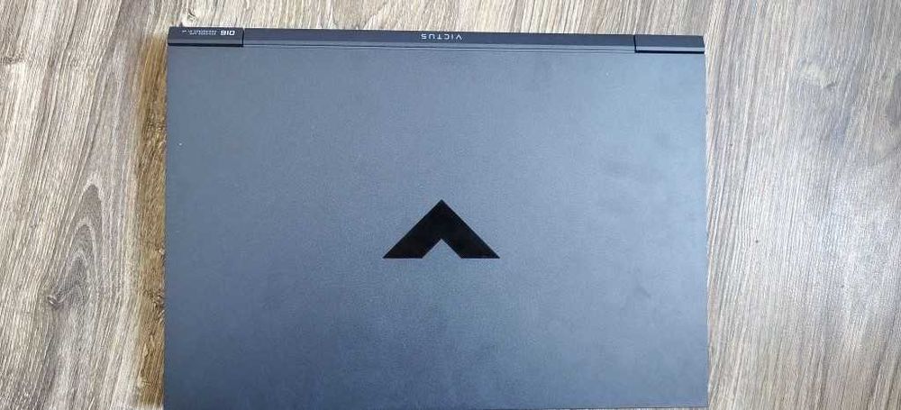 Laptop gaming ca nou HP Victus 16 cu i7 14700HX 5.50GHz / 32GB RAM / RTX 4070 8GB / SSD 1TB