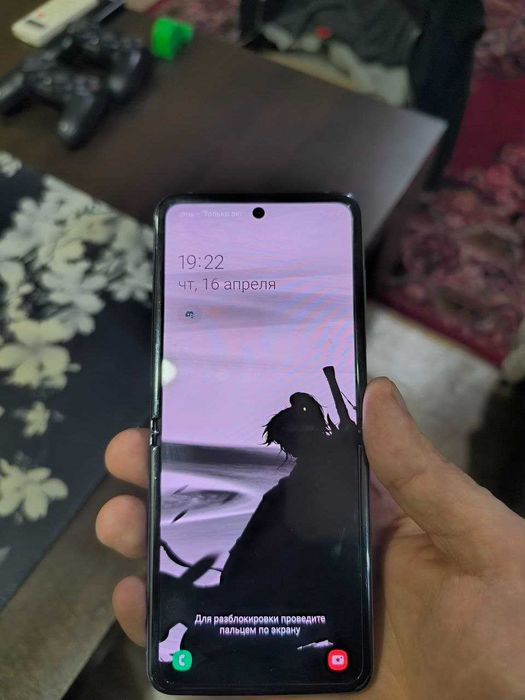 Samsung Galaxy Z Flip 256GB Mirror Purple оригинал привезён из Украины