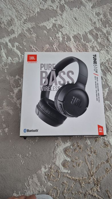 Наушники JBL хороший