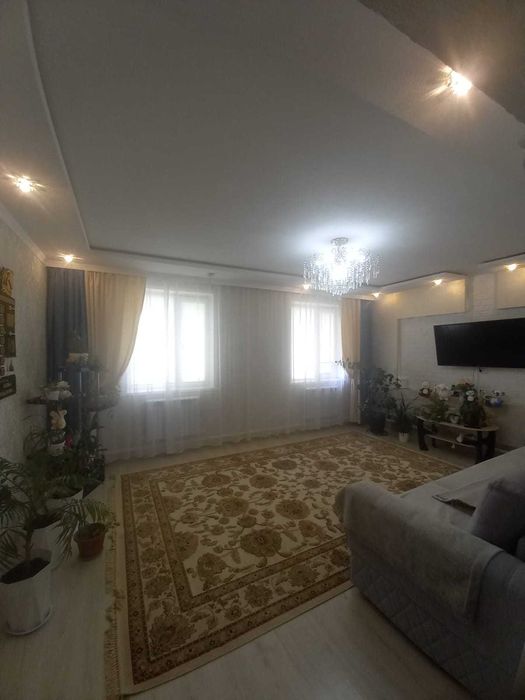 Продам 2 квартирный дом