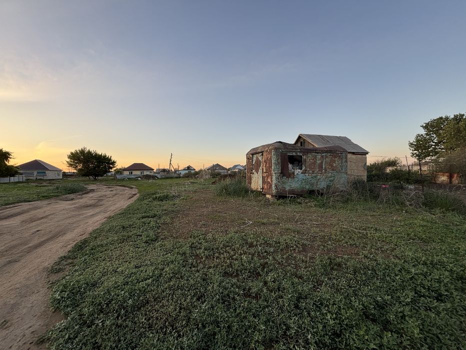 Дачный участок (земля)