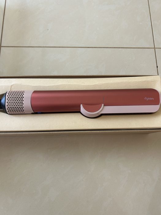 Dyson airstraight