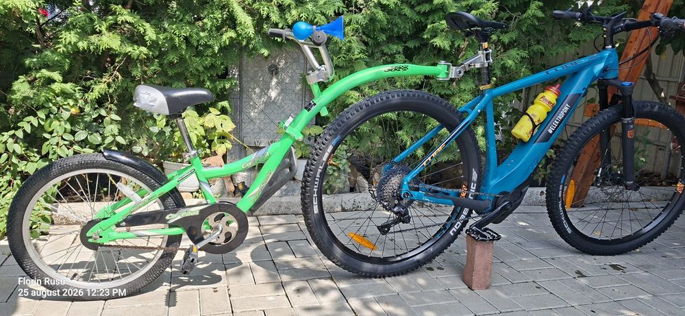 Se vinde adaptor pentru bi icleta pentru copi si remorcută  de transportat copii !