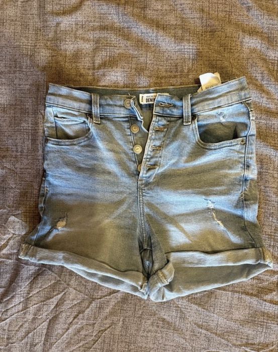 Pantaloni scurti