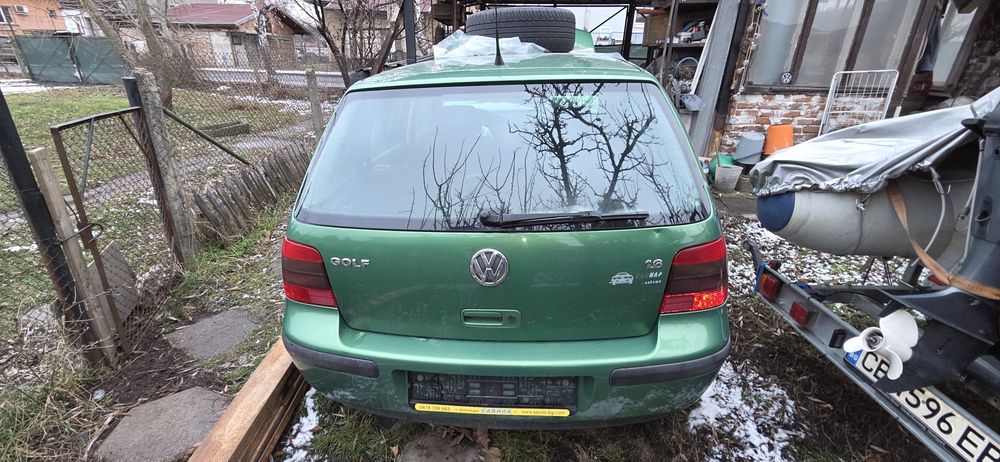 Голф 4 обслужен работещ двигател и скорости