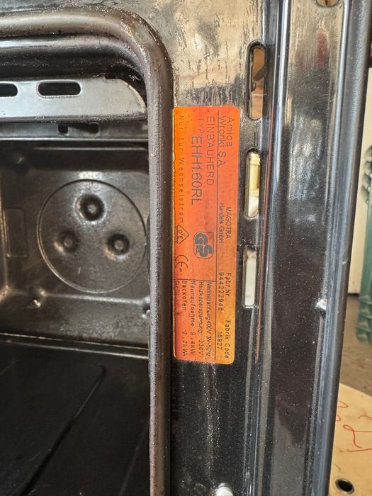 Готварска печка за вграждане Amica с котлони