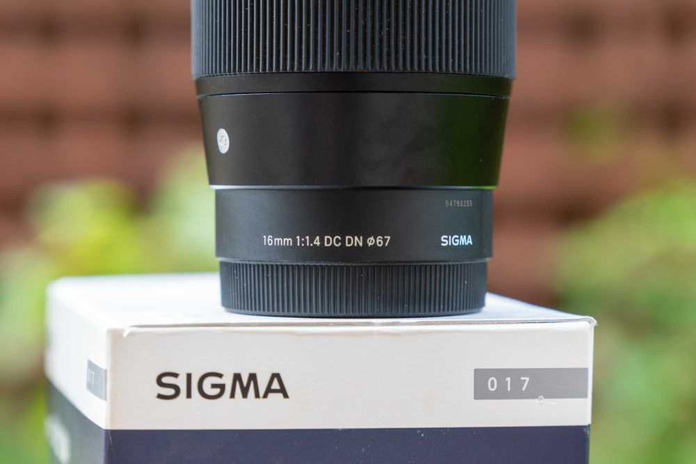 Sigma 16mm f/1.4 DC DN Montura Sony E – IMPECABIL, claritate excelentă, ideal video & low light