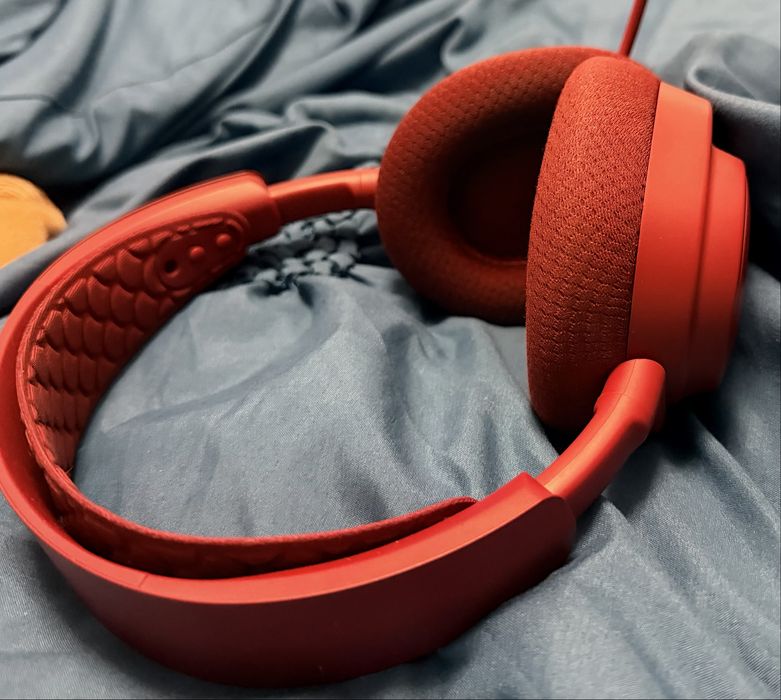 Casti Steelseries Arctis nova 7 year of the dragon limited edition