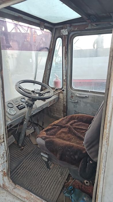 Погрузчик кара продам, двигатель т 40