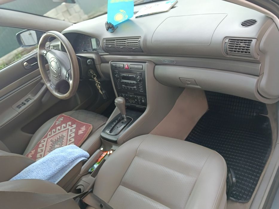 Audi A4  отличка