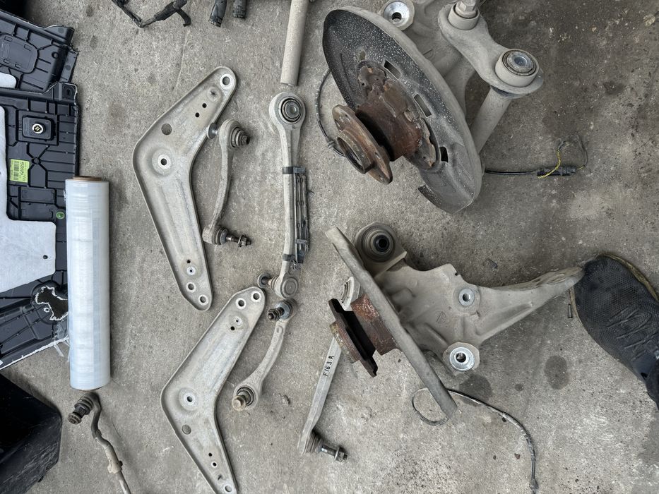 Задно окачване шенкели бмв х5 ф15 х6 ф16 bmw x5 f15 x6 f16 окачване