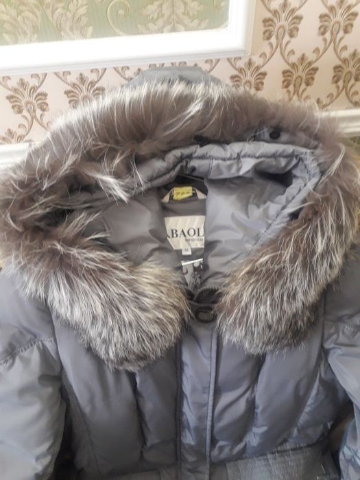 Продаю зимнее пальто пуховик