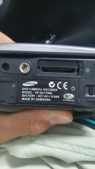 Продам видеокамеру Samsung