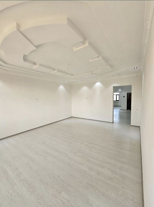 4 xonali kvartira, Komilon MFY,  Islom Karimov ko'chasidan sotiladi