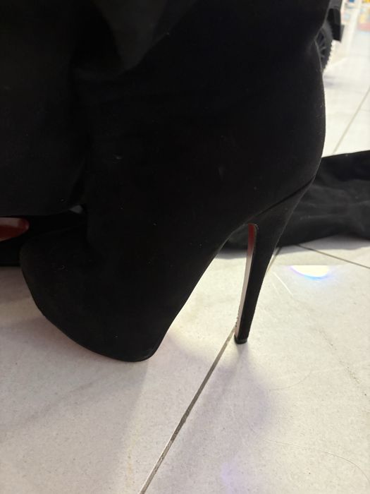 Cizme lungi cu toc subtire